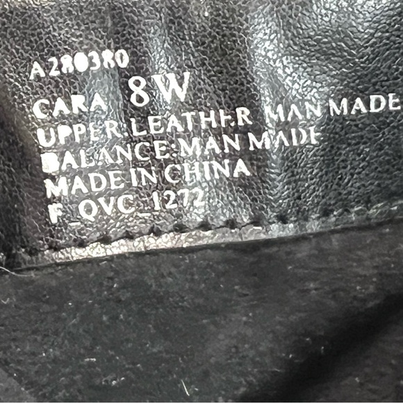 H by Halston Cara Leather Camel Block Heel Lug Sole Booties Womens 8 - Picture 12 of 13